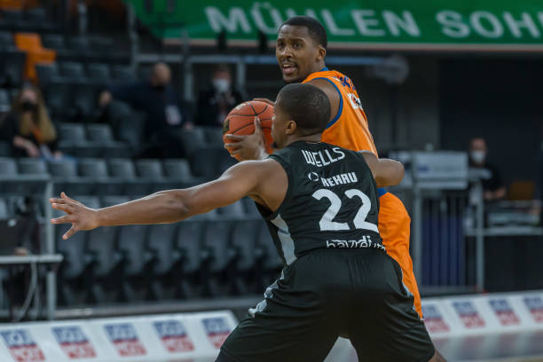 队中起到传 队中起到传