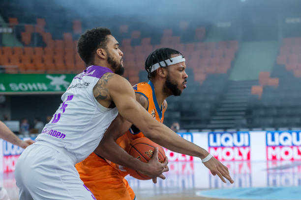 的季后赛中 的季后赛中